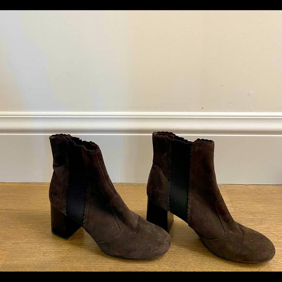 Brown suede boots. - Picture 1 of 1